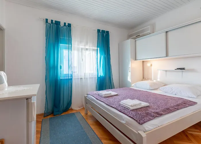 Tinka, No 6 3* Starigrad Paklenica